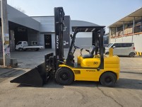 중고지게차 현대 3톤 힌지드 바가지 디젤지게차 1350만원 …