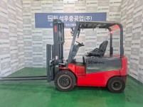 중고지게차 전동좌식 3톤 2단3m 사이드시프트장착