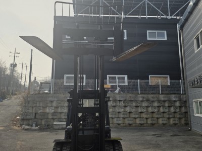 두산4.5톤 자동발 디젤지게차