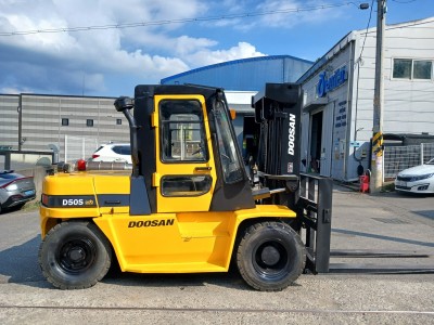 두산 5톤 캐빈 자동발 중고지게차 디젤지게차 매매 1350만원 …