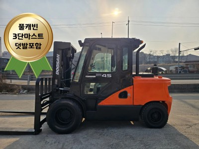 4.5톤 두산 디젤지게차 D45S-7 17년식 3단마스트 자동발…