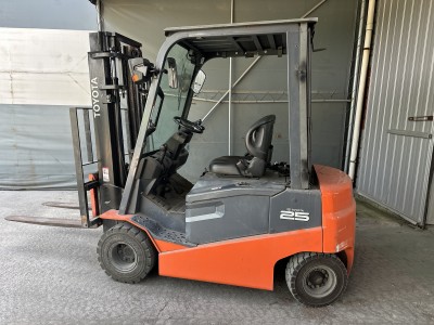 토요타 2.5톤 중고 판매