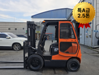 특A급 중고지게차 두산 2.5톤 2013년식 캐빈 디젤지게차…