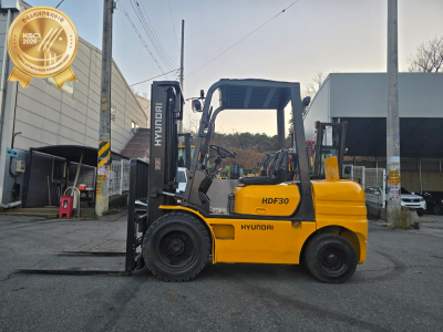 [HDF30] 양개식자동발장착 일발시동 현대 3톤 중고지게차