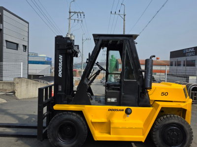 중고지게차 / 두산 5톤 [LD50] / 1997년식 / 디젤 …