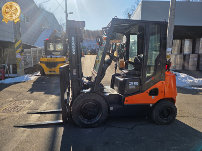 두산 2.5톤 [D25SE-5] / 2013년식 / 디젤 / 얀…