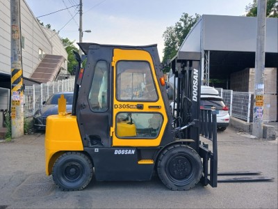 두산 05년식 3톤 3단 디젤 지게차