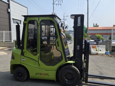 중고 [클라크] 2.5톤 3단 SS 지게차