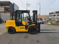중고 [현대] 10년식 4.5톤 3단 반캐빈 디젤 지게차