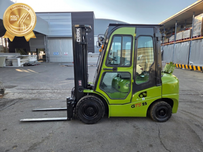 중고지게차 / 클라크 2.5톤 [GTS25] / 3단 풀캐빈 습…