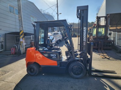 ★★중고 [두산] 15년식 3톤 하이 3단 디젤 지게차