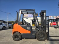 가족에게 주고 싶은 신차급 중고지게차 두산 2.5톤 2013…