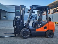 A급 두산 3.3톤 2020년식 힌지드 바가지차 디젤지게차 …