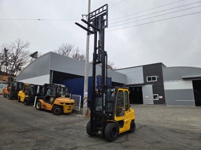 특A급 현대 3톤 3단마스트 17년식 자동발 캐빈 2400만원 …