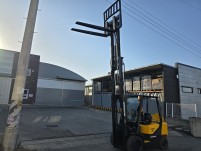 날렵한 중고지게차 두산 3톤 3단마스트 쉬프트 2006년식 …