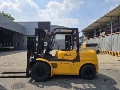 저렴한 중고지게차 현대 4.5톤 더블타이어 자동발 디젤지게차 덧…