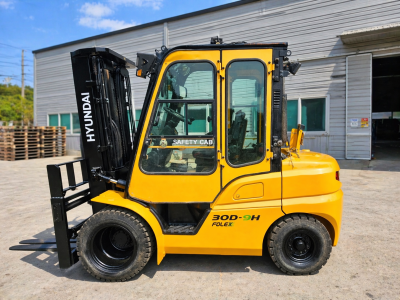 현대 3톤 지게차 / 더블타이어 / 3단 / 자동발 / 캐빈