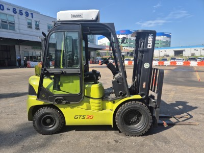 클라크 3톤 지게차 (2017년식, 자동발, 편개식)