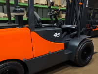 두산 4.5톤 지게차 판매합니다.