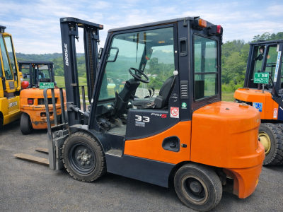 두산 3톤 지게차 / 2015년식 / 자동발 / 1,580만원