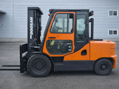 두산 4.5톤 중고 지게차 판매합니다