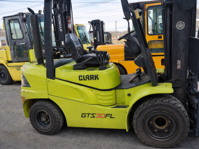 클라크 3톤 지게차 / 2016년식 / 자동발