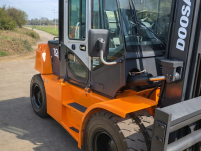 두산 7톤 지게차 / 2018년식 / 3단 자동발 캐빈 / …