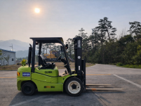 클라크 3톤 디젤지게차 판매합니다.