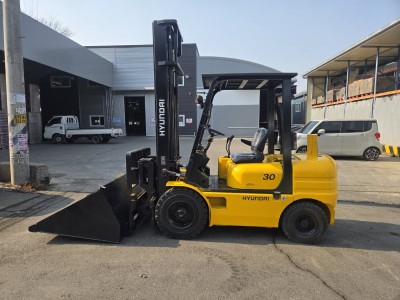 중고지게차 현대 3톤 힌지드 바가지 디젤지게차 1350만원 싸게…