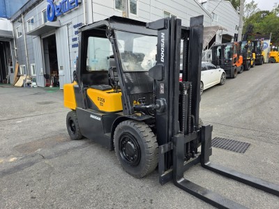 저렴한 두산 3.5톤 3단 디젤 중고지게차