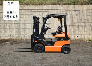 중고지게차 도요타 7FB10 전동 좌식형 1톤 지게차