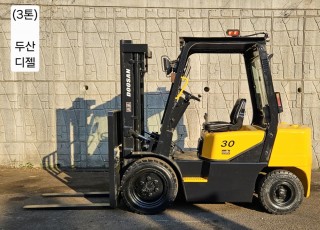 중고지게차 두산 D30S-3 디젤 3톤 지게차