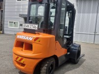 두산3.3톤 빨갱이 중고지게차 3단마스트 자동발장착