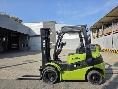 중고지게차 클라크 2.5톤 3단마스트 2007년식 디젤지게차 1…