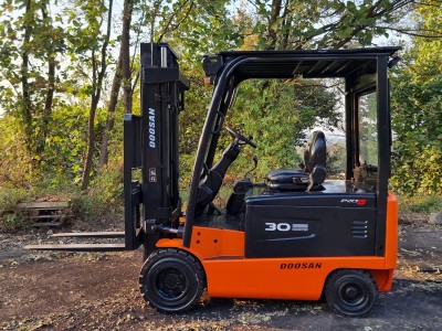 (중고)중고지게차 두산3톤B30S-5 전동지게차