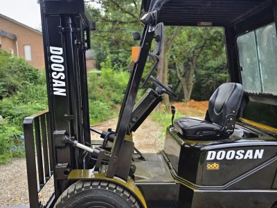 두산 2.5톤 디젤지게차 습식브레이크