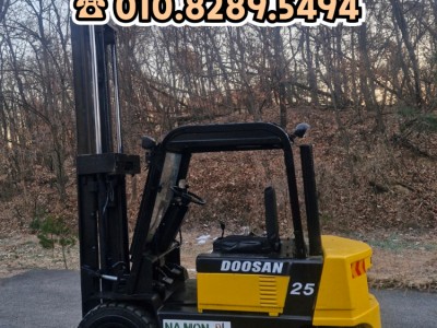 두산 2.5톤 3단마스타 디젤지게차