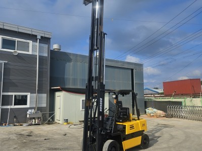 중고지게차 두산2.5톤 3단마스트 디젤지게차