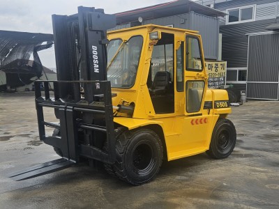 중고지게차 두산5톤 자동발 디젤지게차