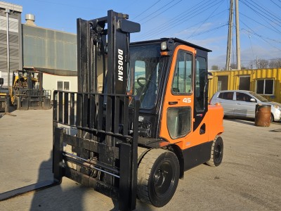 중고지게차 두산4.5톤 자동발 디젤지게차