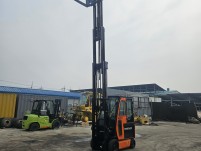 중고지게차 토요타2.5톤 4단마스트 자동발 전동지게차