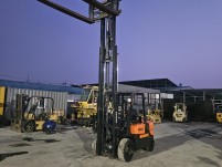 중고지게차 삼익3.5톤 3단마스트 자동발 디젤지게차