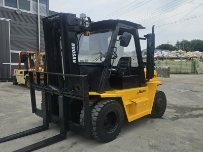 중고지게차 두산5톤 디젤지게차