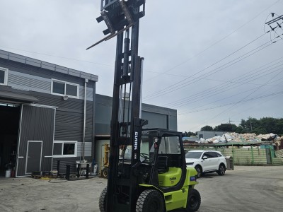 중고지게차 삼성클라크3.5톤 3단마스트 힌지드 디젤지게차