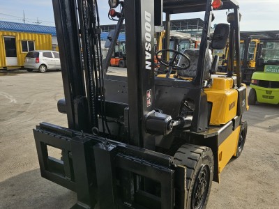 중고지게차 두산3.5톤 사이드쉬프트 디젤지게차