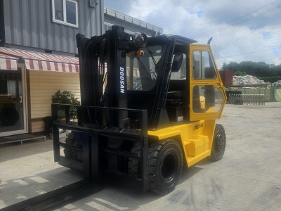 중고지게차 두산5톤 자동발 디젤지게차