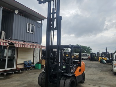 중고지게차 두산3.5톤 3단마스트 더블타이어 디젤지게차
