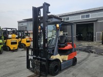 중고지게차 토요타2톤 하이마스트 사이드쉬프트 전동지게차