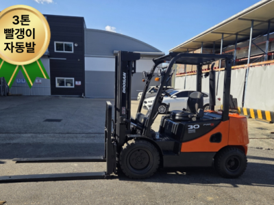 두산 3톤 디젤지게차 D30S-5 / 엔진·밋션·유압 A급 / …