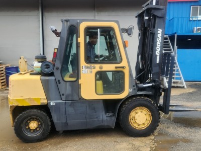 ☞두산 3.5톤 디젤 지게차 D35S-2 (2005년식) 판매 …